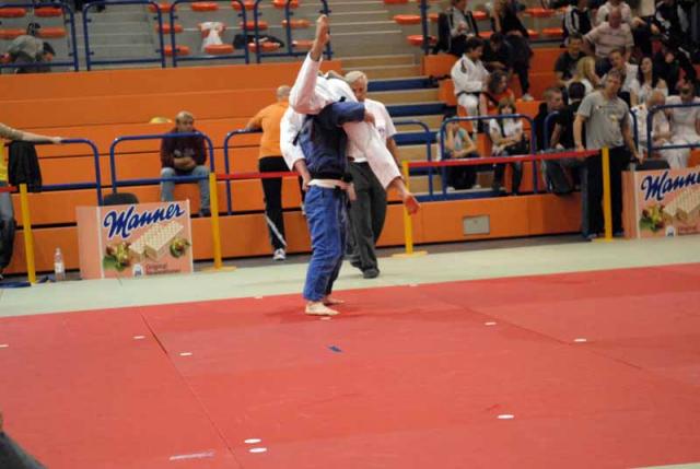 2008IVO-037